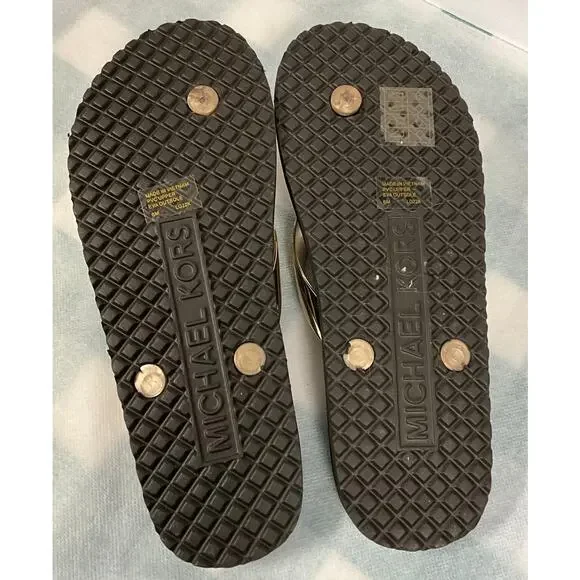 NWOT Michael Kors Women's Signature MK LOGO Flip Flop Sandals Size 6M - Picture 2 of 6